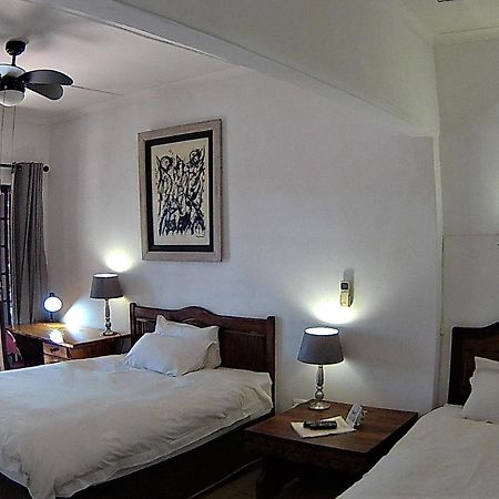 Kuru-Kuru Guesthouse Kuruman Buitenkant foto